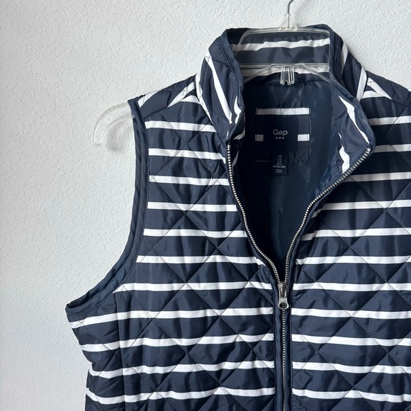Gap Striped Vest - Picture 4 of 4
